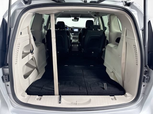 Used 2023 Chrysler Voyager LX FWD image 33