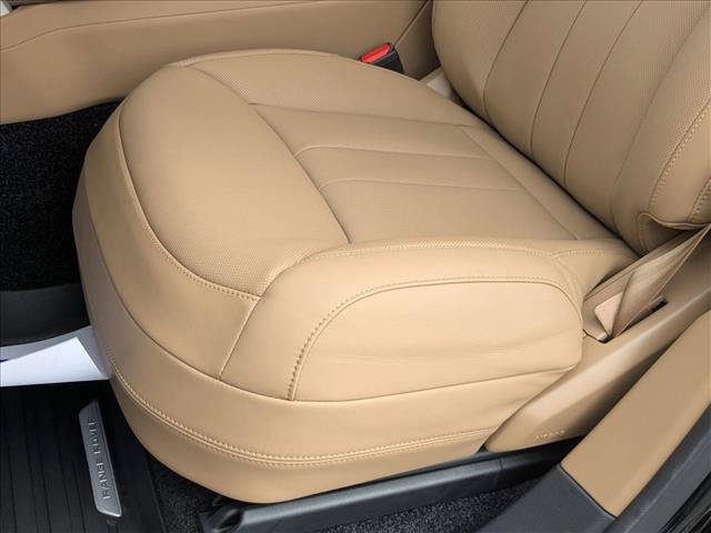 New 2026 Land Rover Range Rover Long Wheelbase SE AWD/4WD image 4