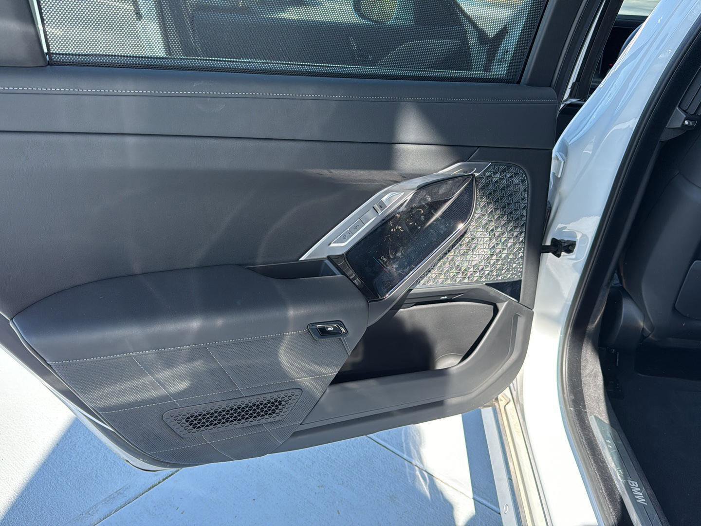 Used 2024 BMW i7 xDrive60 w/ Executive Package image 15