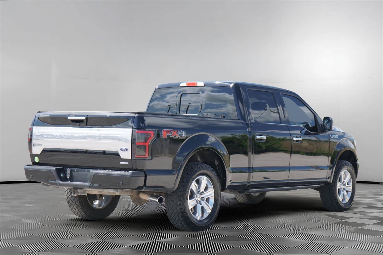 Used 2018 Ford F150 Platinum w/ Equipment Group 701A Luxury AWD/4WD image 5