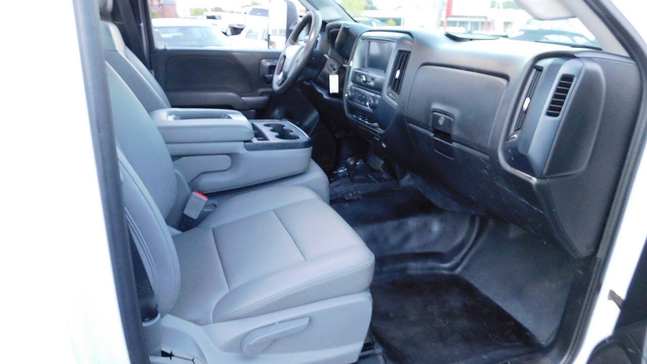 Used 2018 Chevrolet Silverado 2500 W/T AWD/4WD image 17