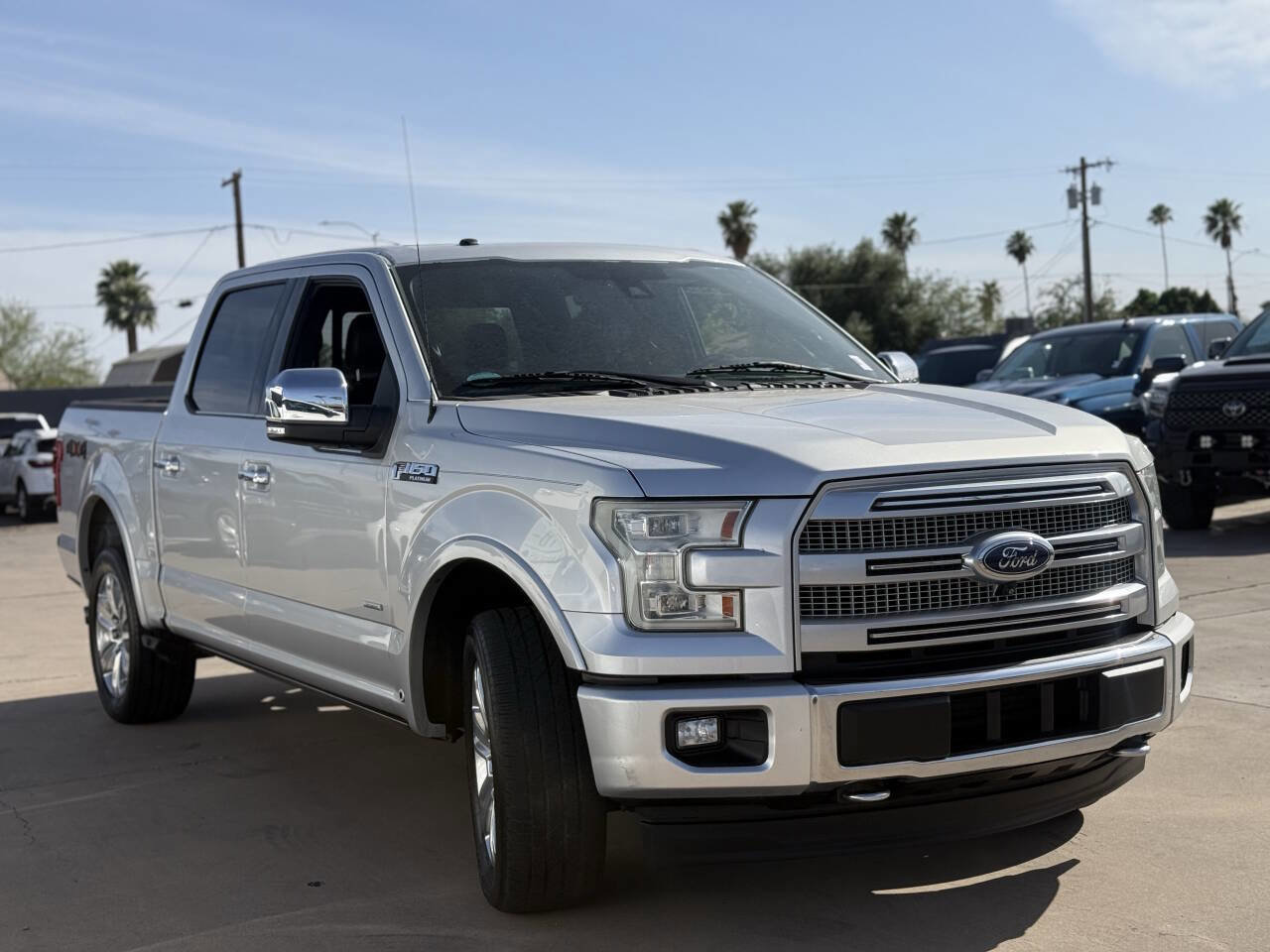 Used 2017 Ford F150 Platinum w/ Equipment Group 701A Luxury AWD/4WD image 2