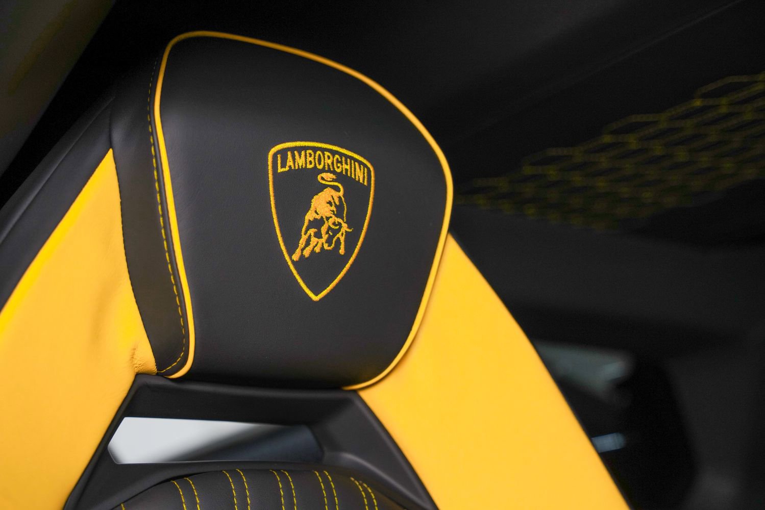 Used 2024 Lamborghini Revuelto AWD/4WD image 32