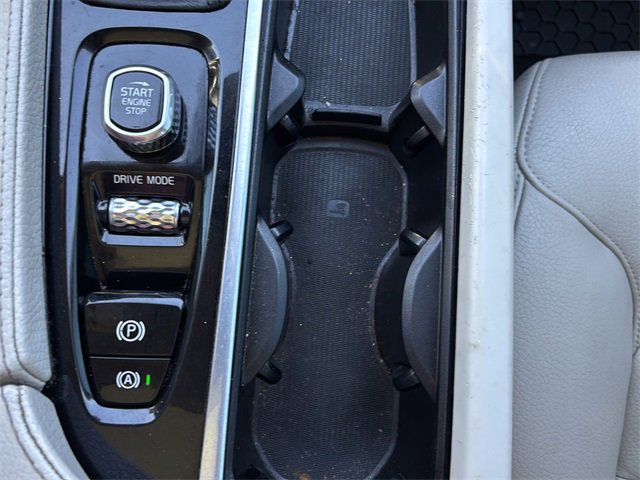 Used 2019 Volvo XC90 T6 Momentum image 31