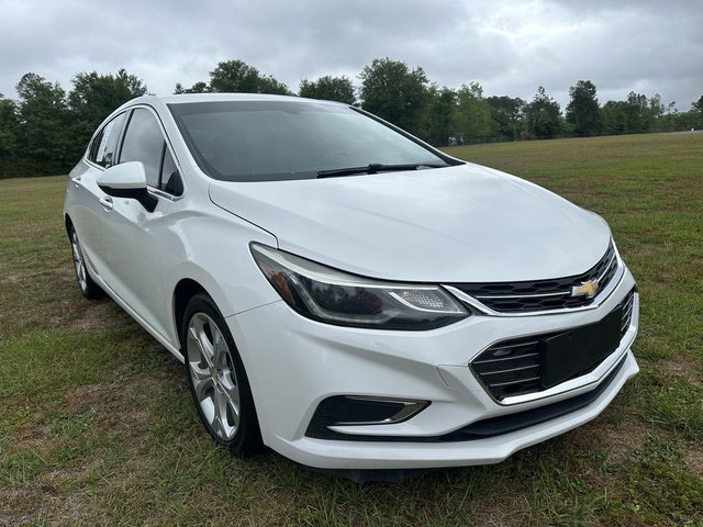 Used 2018 Chevrolet Cruze Premier FWD image 3