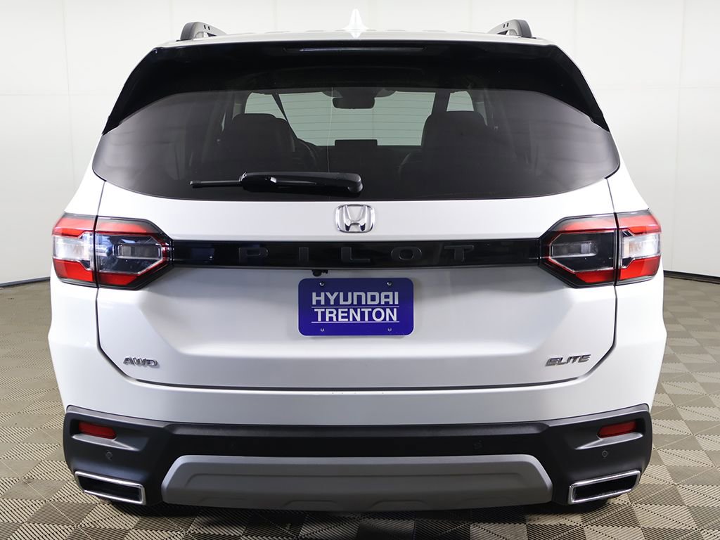 Used 2023 Honda Pilot Elite image 16
