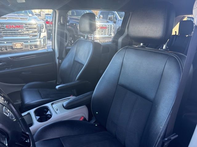 Used 2019 Dodge Grand Caravan SXT image 13