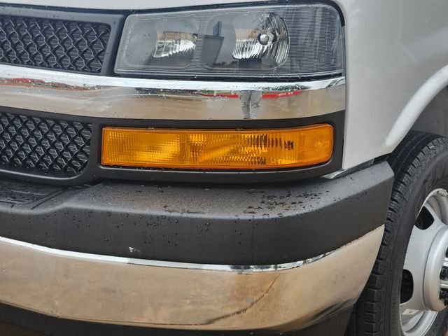 New 2025 Chevrolet Express 4500 w/ Power Convenience Package RWD image 15