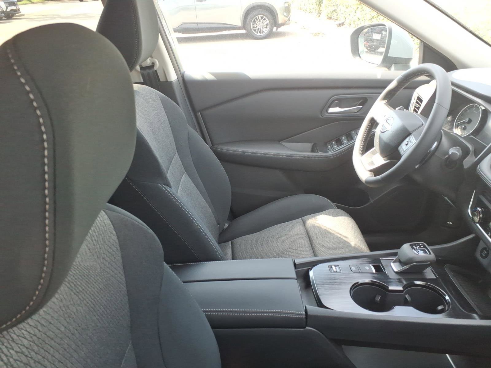 New 2026 Nissan Rogue SV FWD image 6