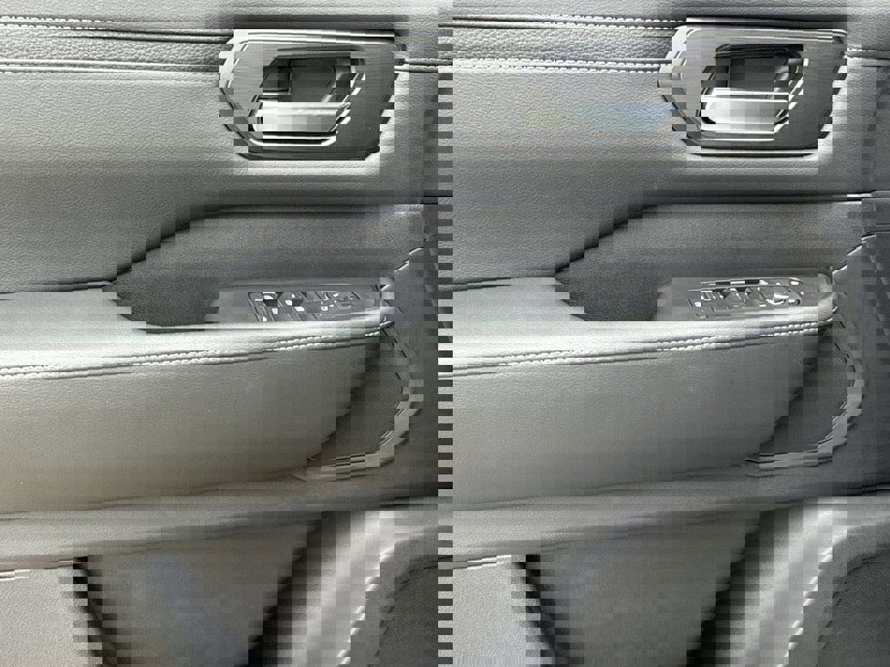 New 2026 Nissan Armada SV image 19