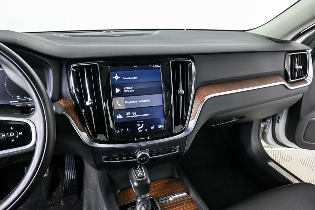 Used 2019 Volvo S60 T5 Momentum image 14