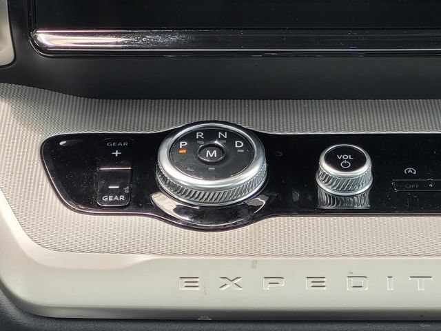 Used 2025 Ford Expedition Active RWD image 27