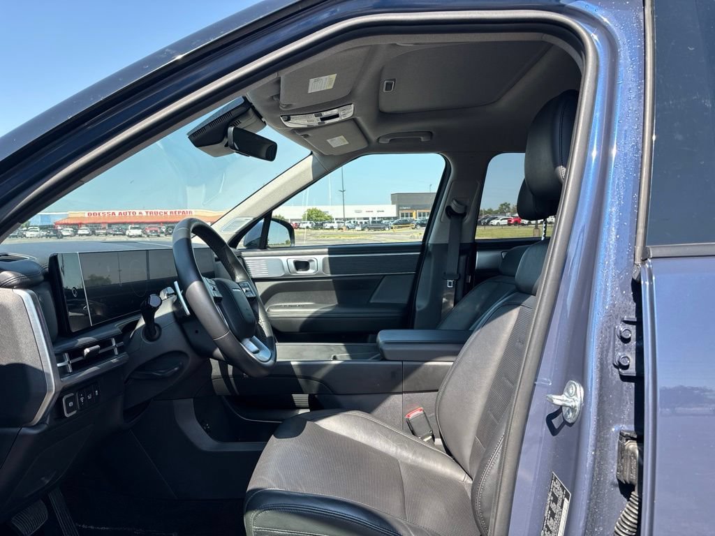 Used 2025 Hyundai Santa Fe Limited FWD image 10
