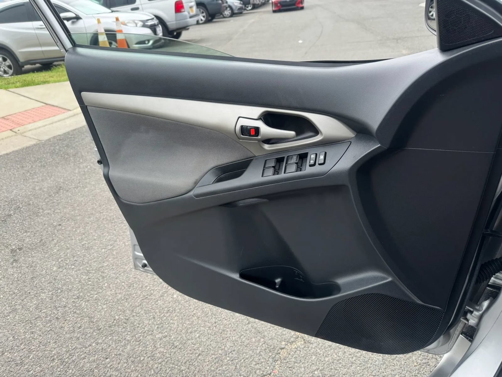 Used 2009 Toyota Matrix S w/ All Weather Guard Pkg FWD image 19