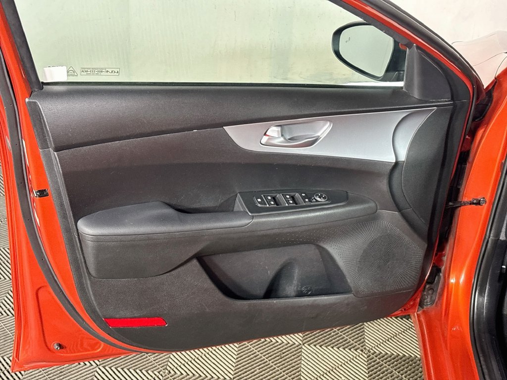 Used 2023 Kia Forte LXS w/ LXS Technology Package FWD image 10