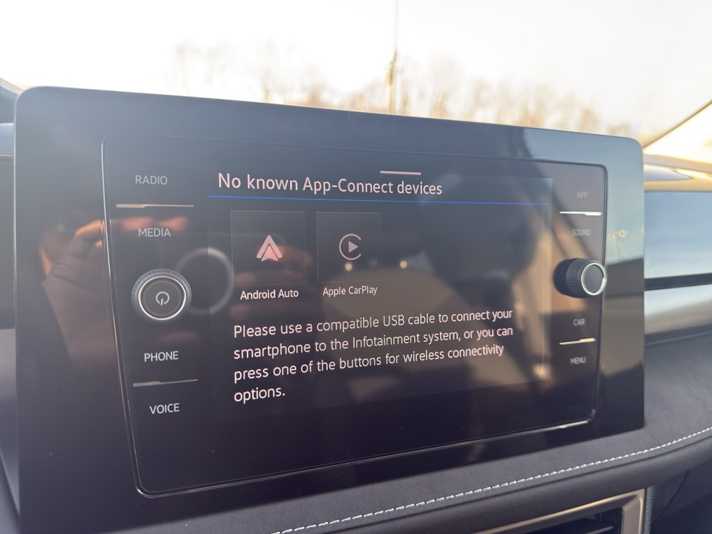 New 2026 Volkswagen Taos SE FWD image 19