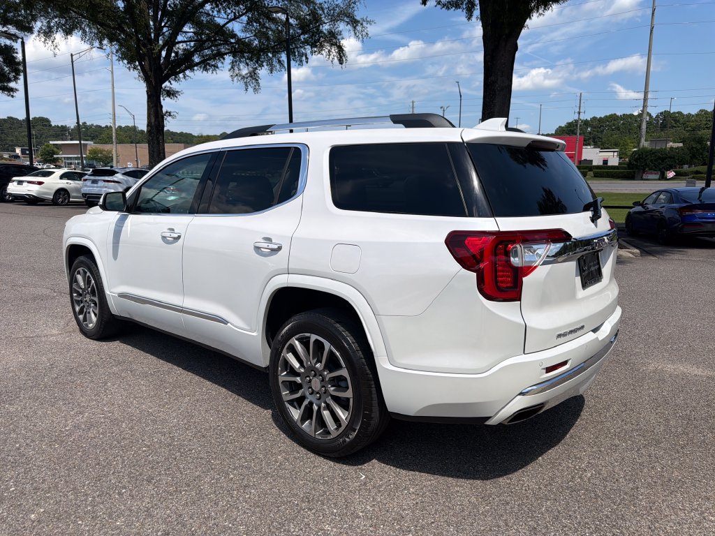 Used 2021 GMC Acadia Denali w/ Denali Technology Package FWD image 9