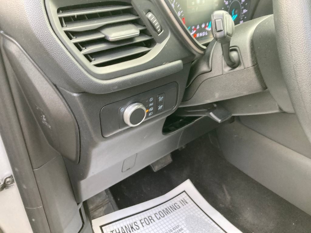 Used 2020 Ford Escape SE image 17