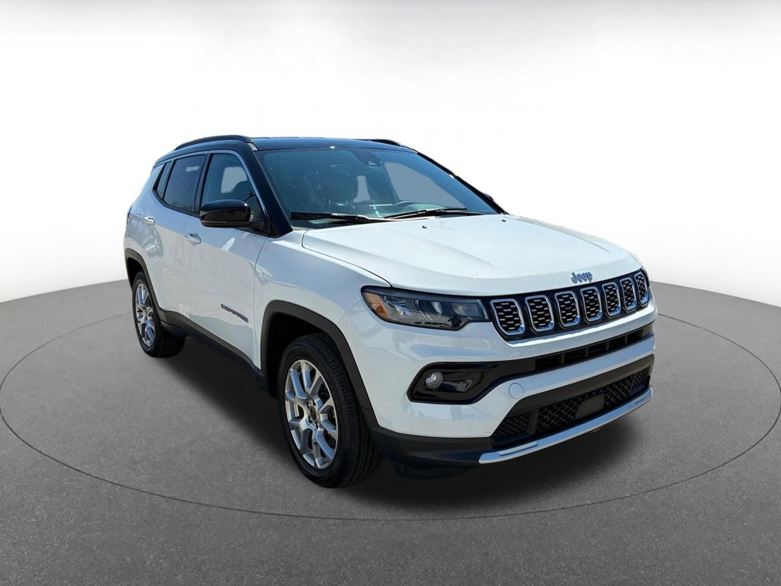 Used 2025 Jeep Compass Limited image 1