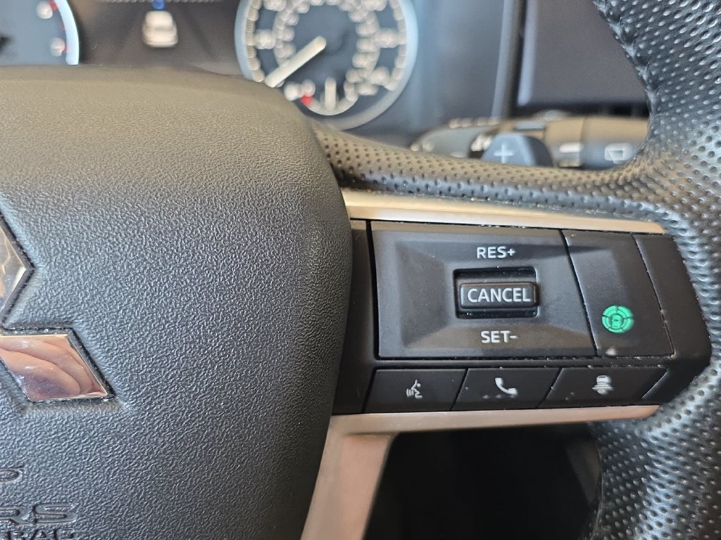 Used 2024 Mitsubishi Outlander SE FWD image 17