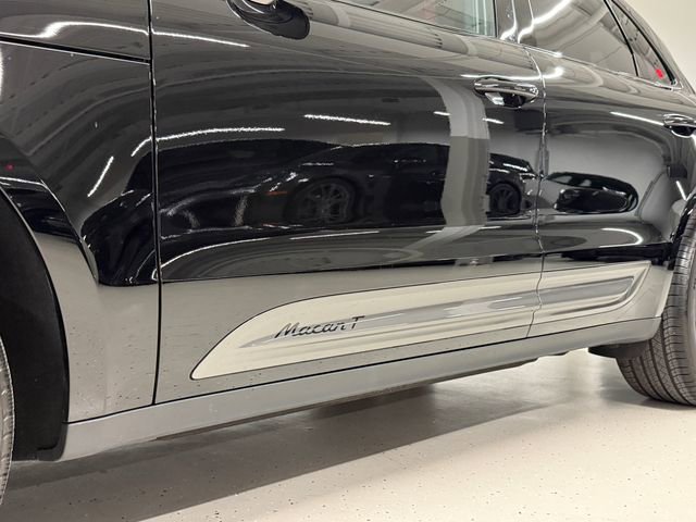 Certified 2026 Porsche Macan Turbo AWD/4WD image 11