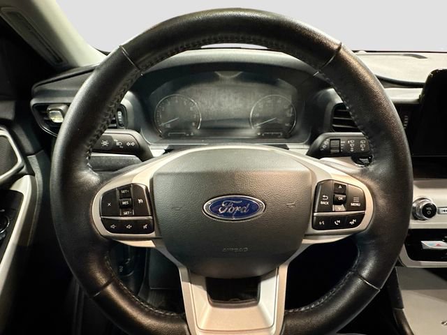 Used 2022 Ford Explorer XLT image 11