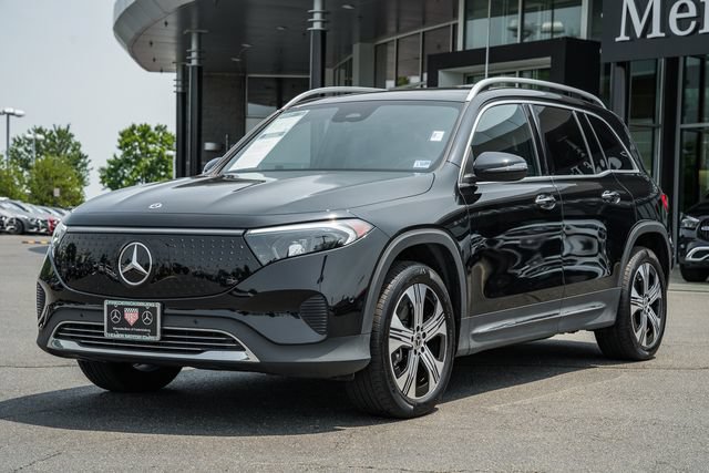 Used 2024 Mercedes-Benz EQB 350 4MATIC SUV image 3
