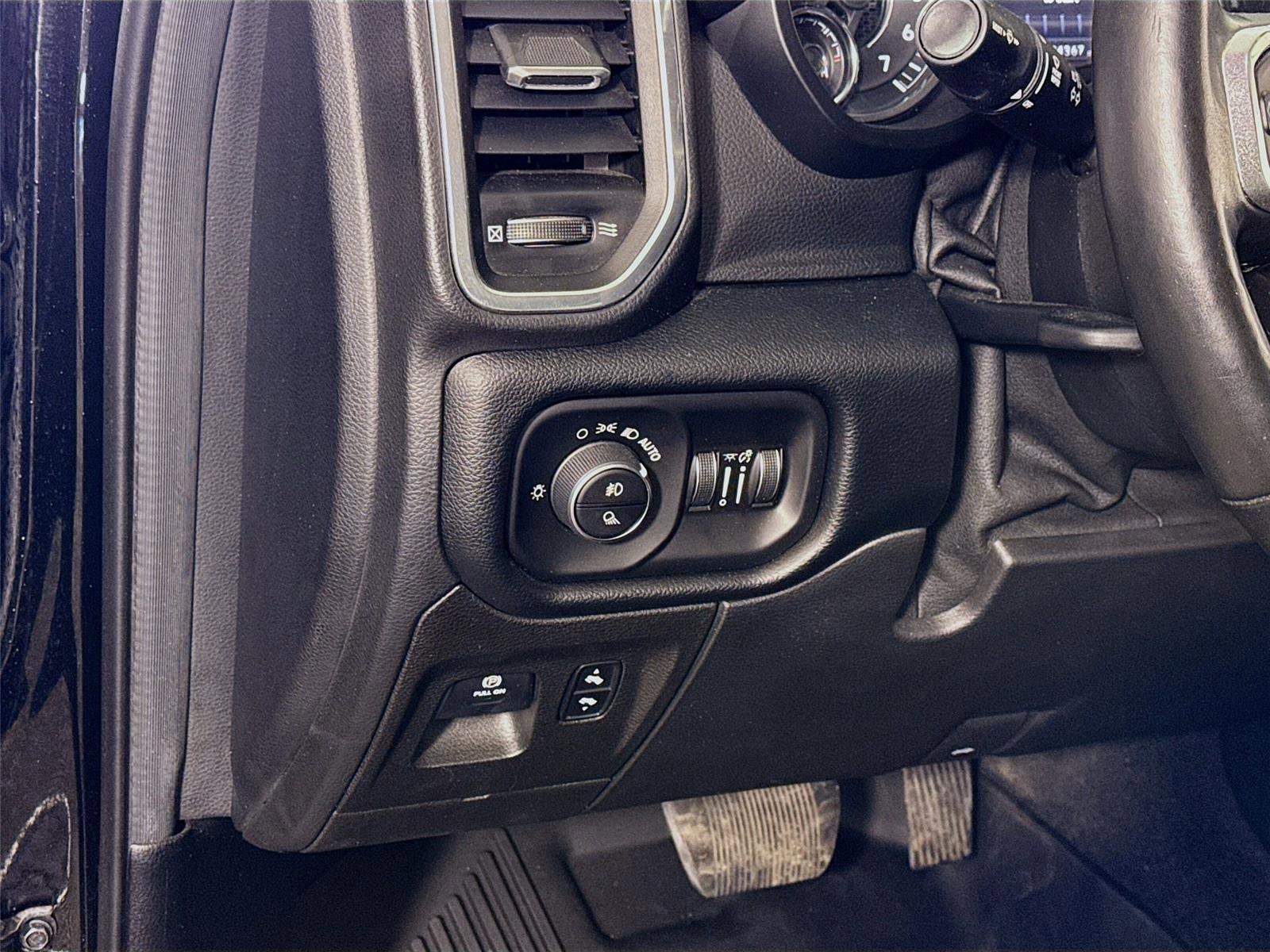 Used 2019 RAM 1500 Laramie image 4