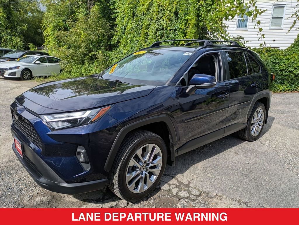 Used 2022 Toyota RAV4 XLE Premium image 10