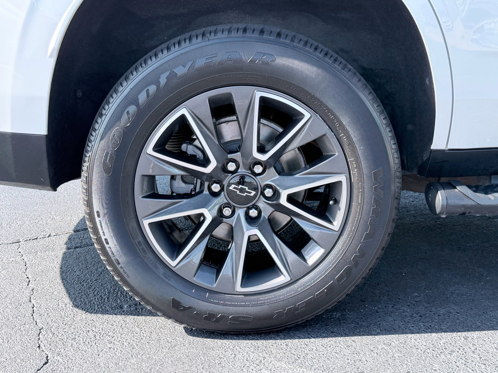 Used 2022 Chevrolet Tahoe Z71 w/ Z71 Off-Road Package AWD/4WD image 38