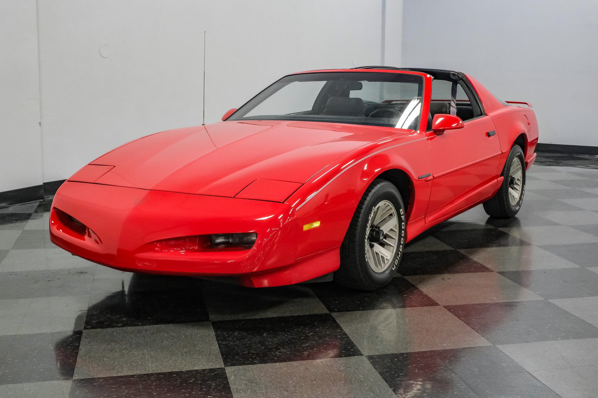 Used 1992 Pontiac Firebird Coupe RWD image 19