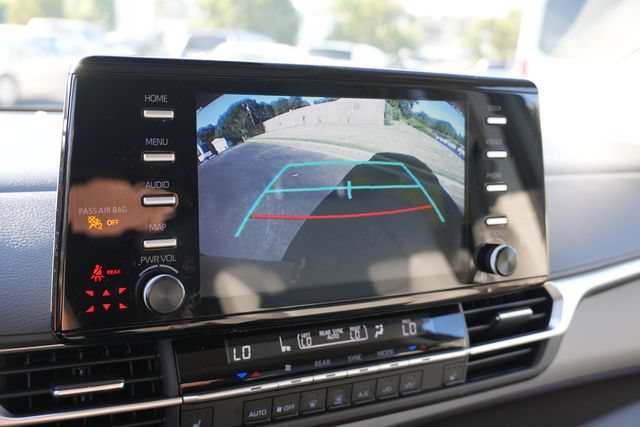Used 2023 Toyota Sienna XLE FWD image 35