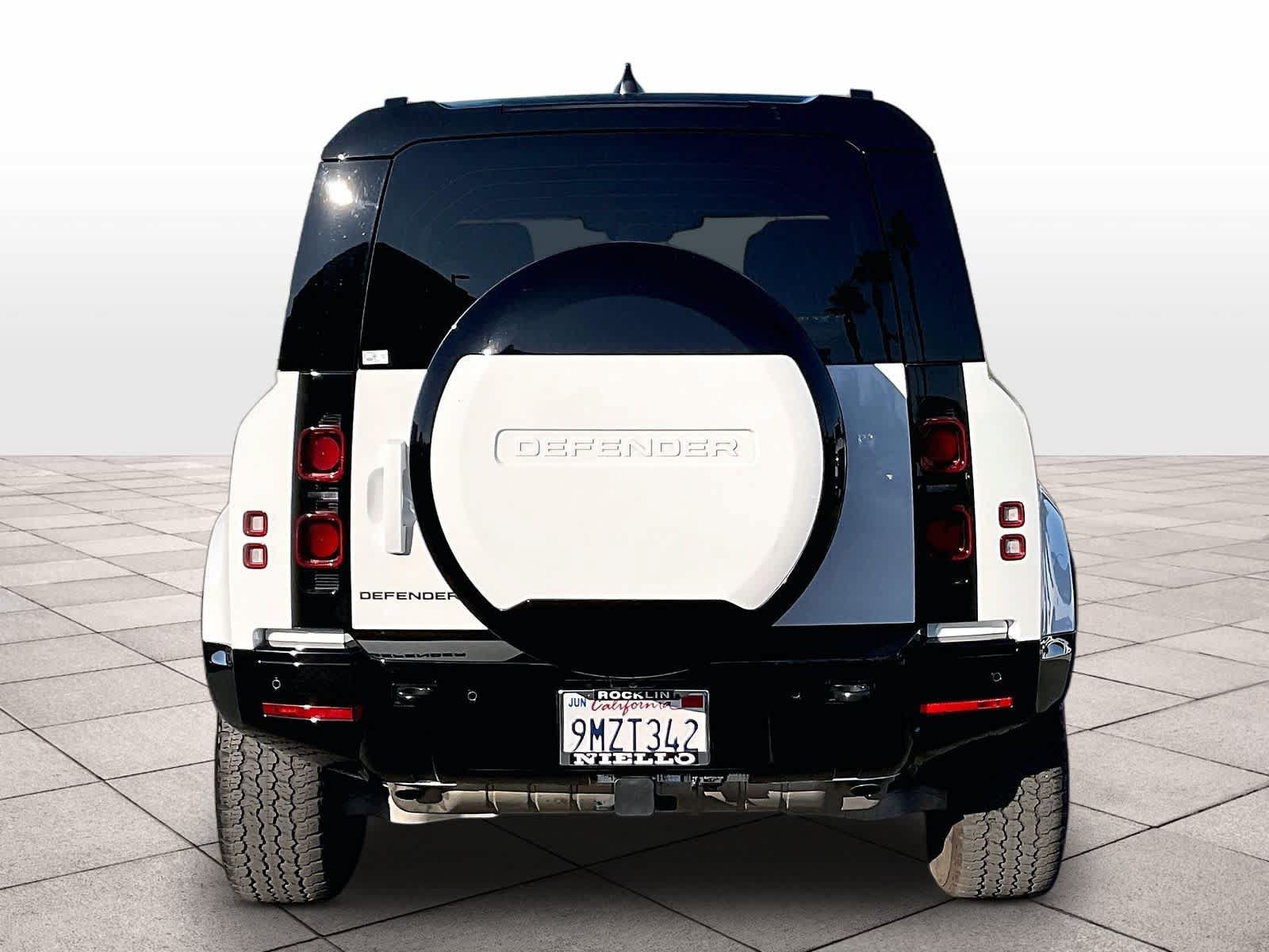 Used 2024 Land Rover Defender 110 X-Dynamic SE AWD/4WD image 9