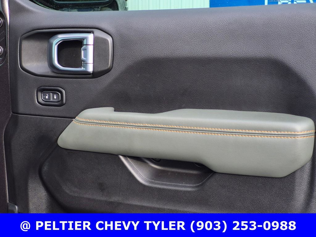 Used 2025 Jeep Gladiator Mojave image 15