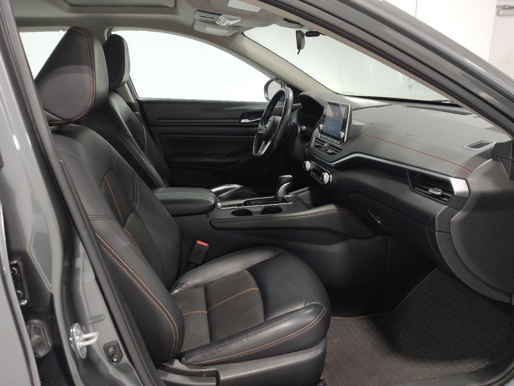 Used 2021 Nissan Altima 2.5 SR w/ SR Premium Package image 21