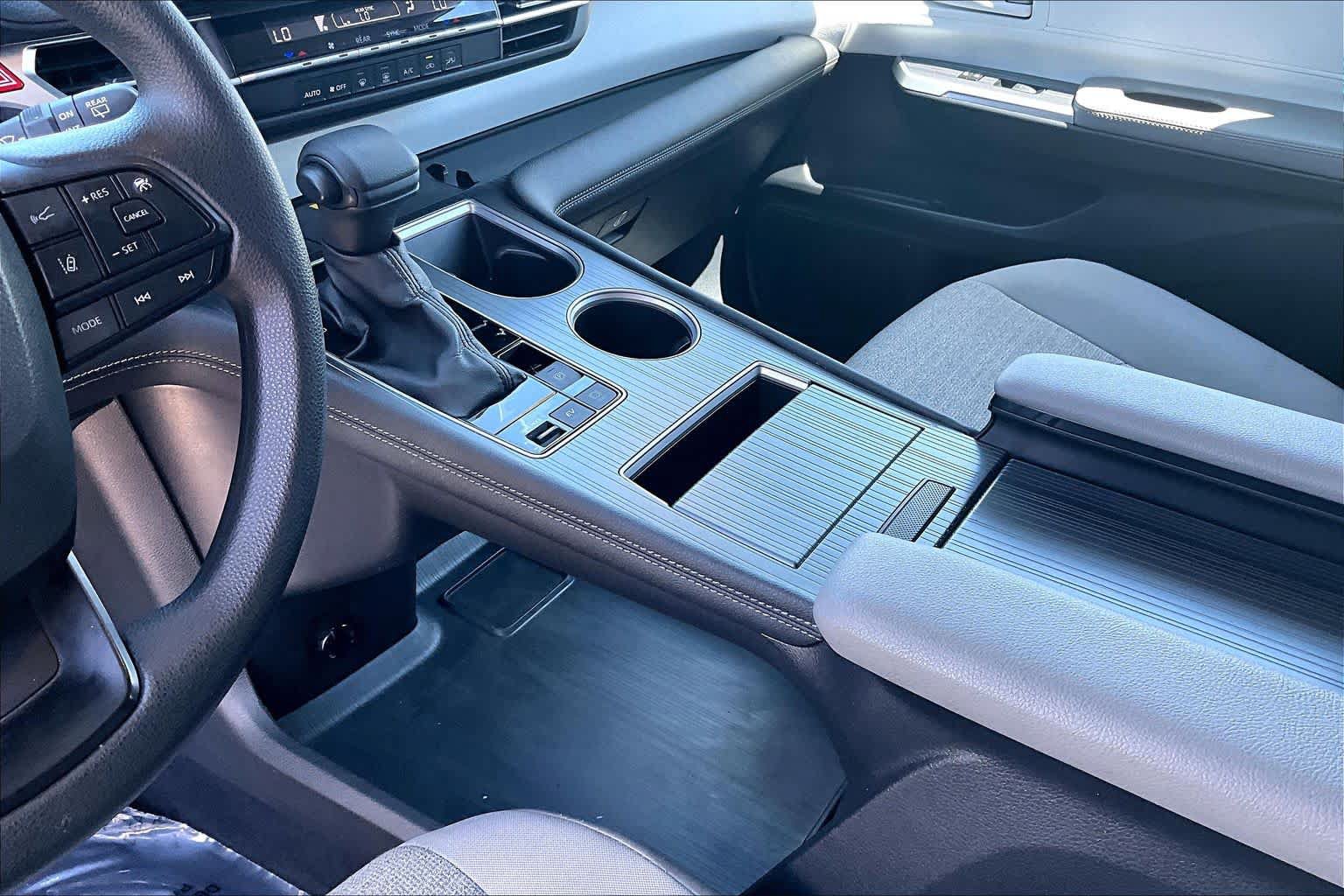 Certified 2025 Toyota Sienna LE FWD image 16