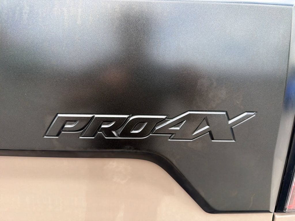 Used 2020 Nissan Titan PRO-4X w/ Pro-4x Convenience Package AWD/4WD image 13