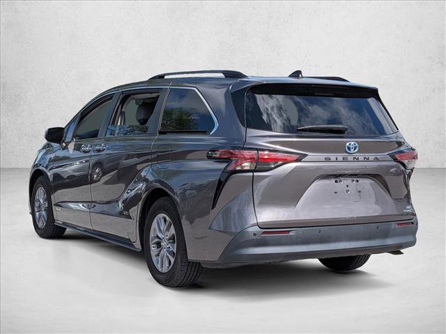 Used 2021 Toyota Sienna XLE image 8