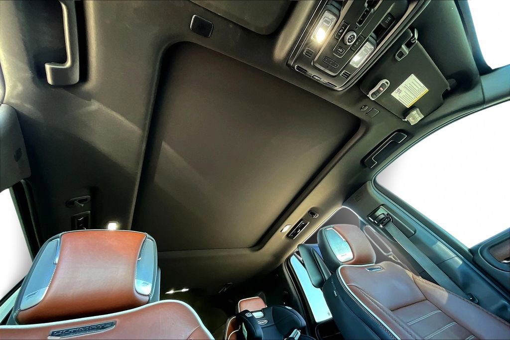 Used 2023 GMC Yukon Denali Ultimate image 17