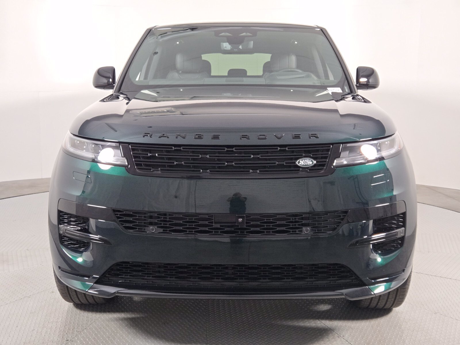 New 2027 Land Rover Range Rover Sport Dynamic SE AWD/4WD image 8