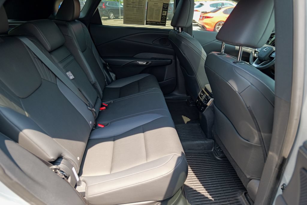 Used 2024 Lexus RX 350h w/ Accessory Package (Z1) AWD/4WD image 31