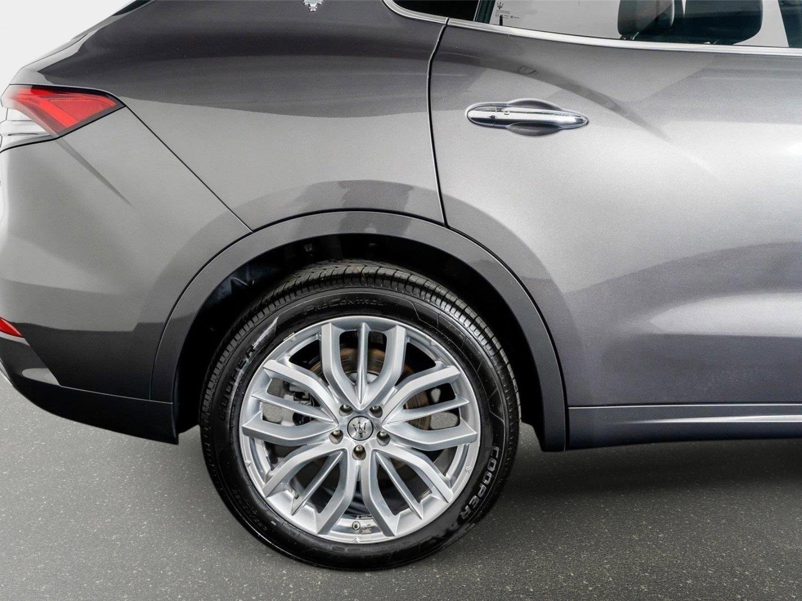 Used 2022 Maserati Levante GT AWD/4WD image 7