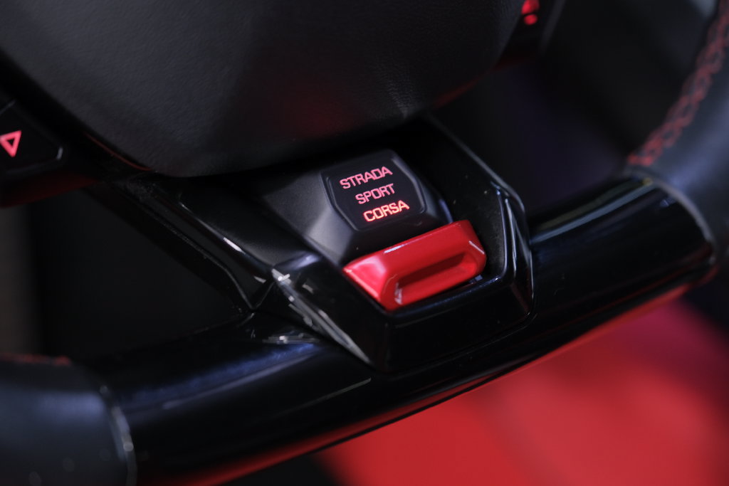 Used 2021 Lamborghini Huracan EVO RWD image 39