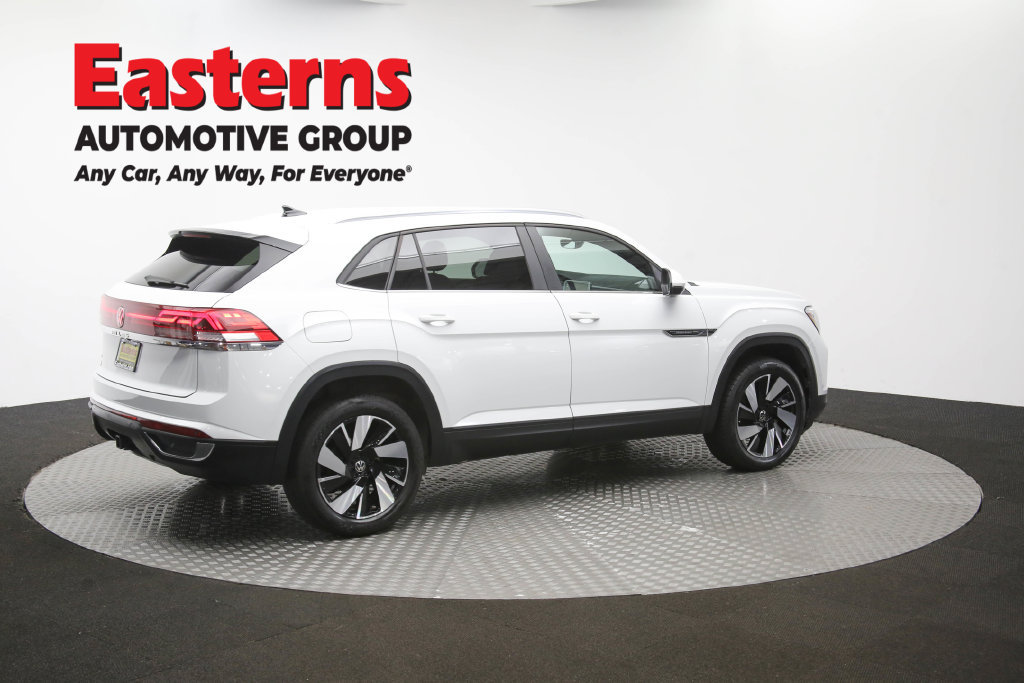 Used 2025 Volkswagen Atlas Cross Sport SE FWD image 43
