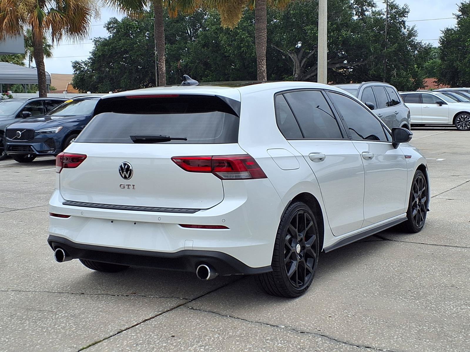 Used 2024 Volkswagen GTI SE w/ SE Leather Seats Package FWD image 7