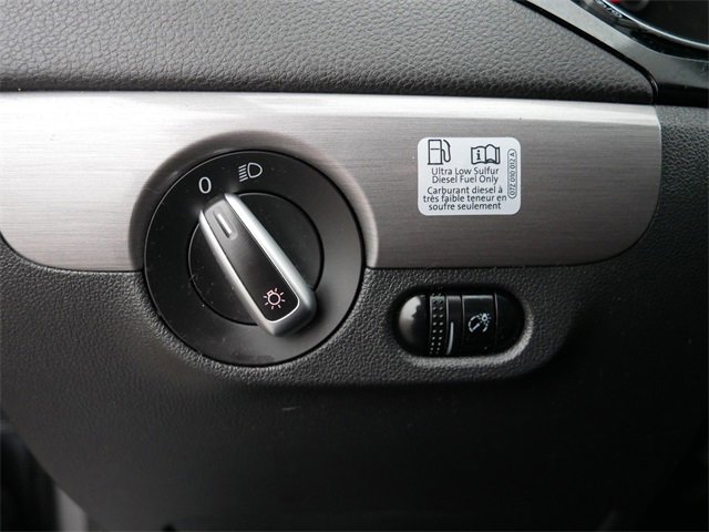 Used 2015 Volkswagen Jetta TDI SE image 24