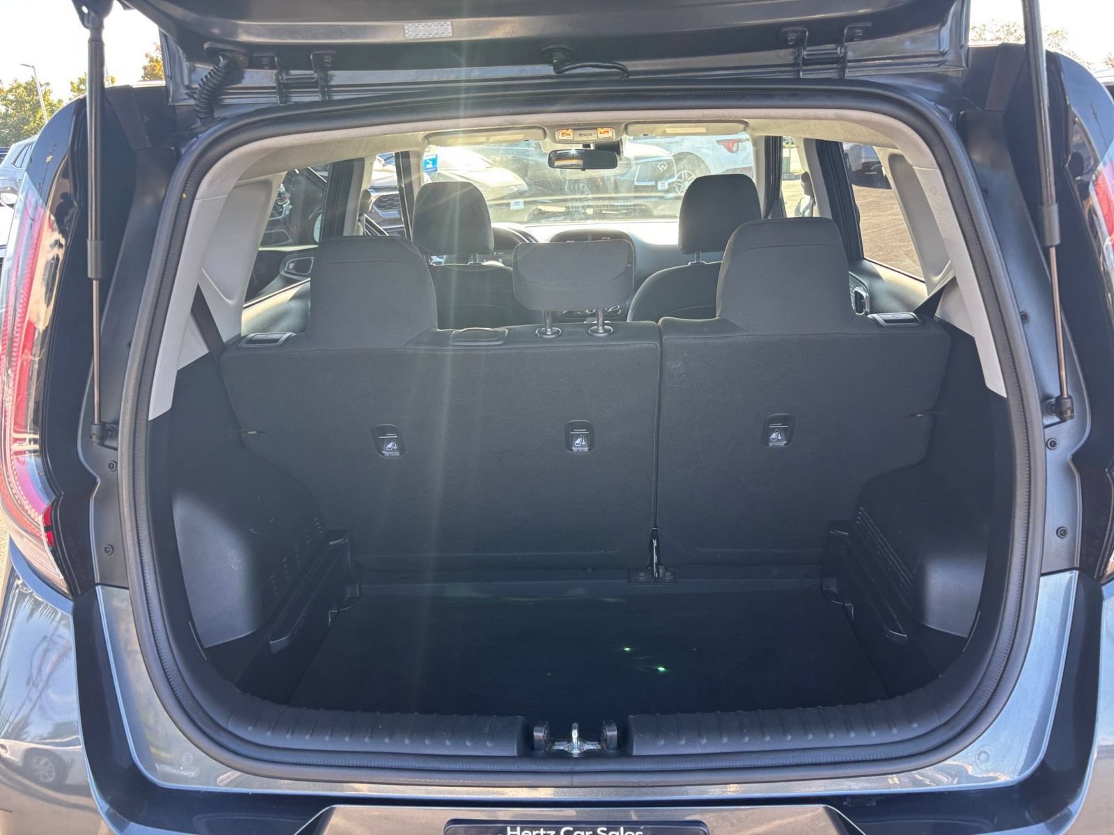 Used 2025 Kia Soul LX w/ LX Technology Package FWD image 28