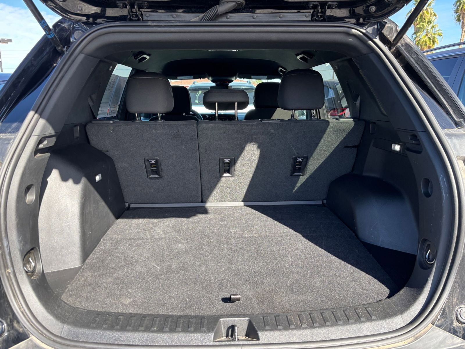 Used 2025 Chevrolet Equinox LT AWD/4WD image 32