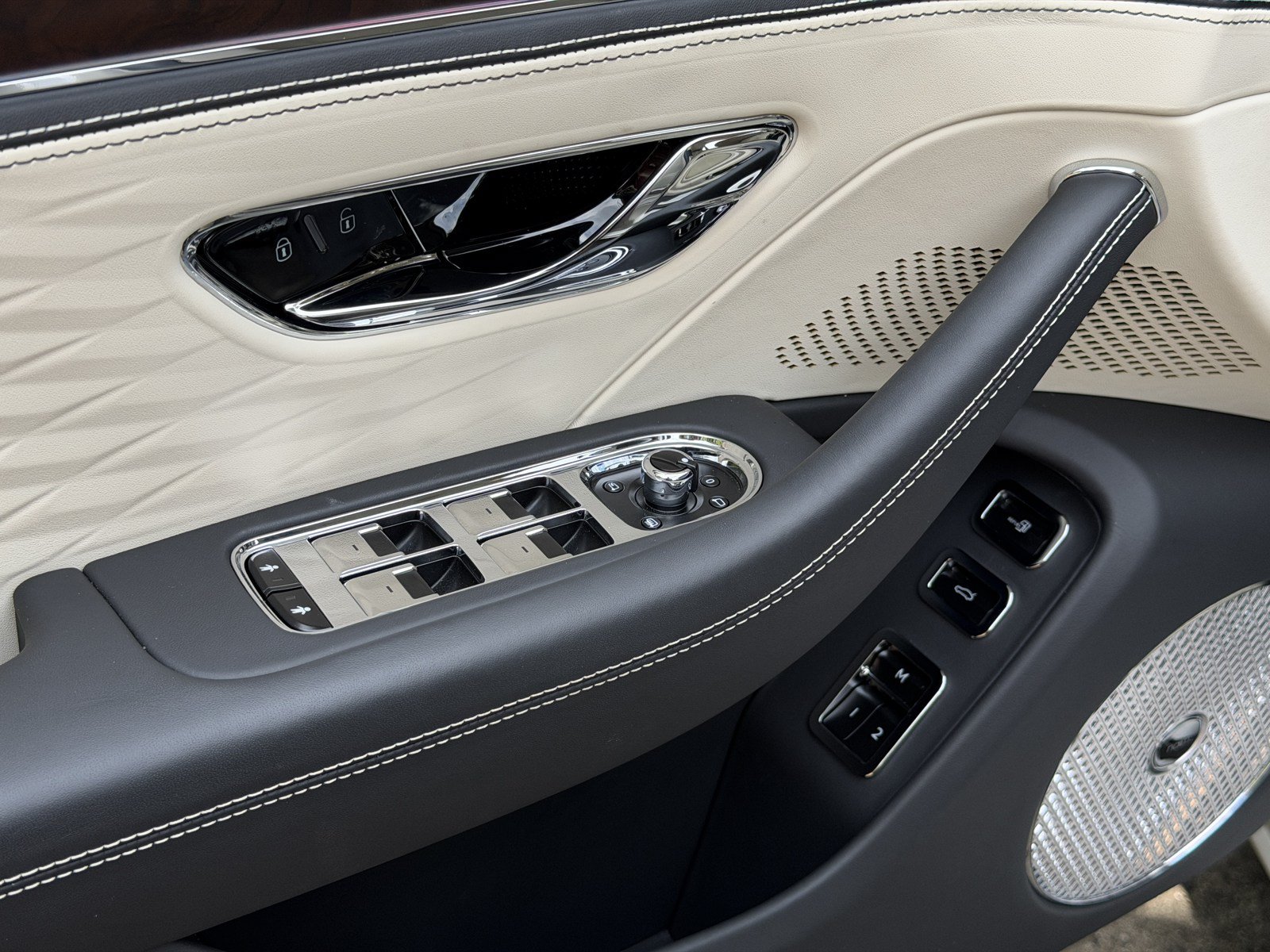 Used 2026 Bentley Flying Spur Azure AWD/4WD image 15