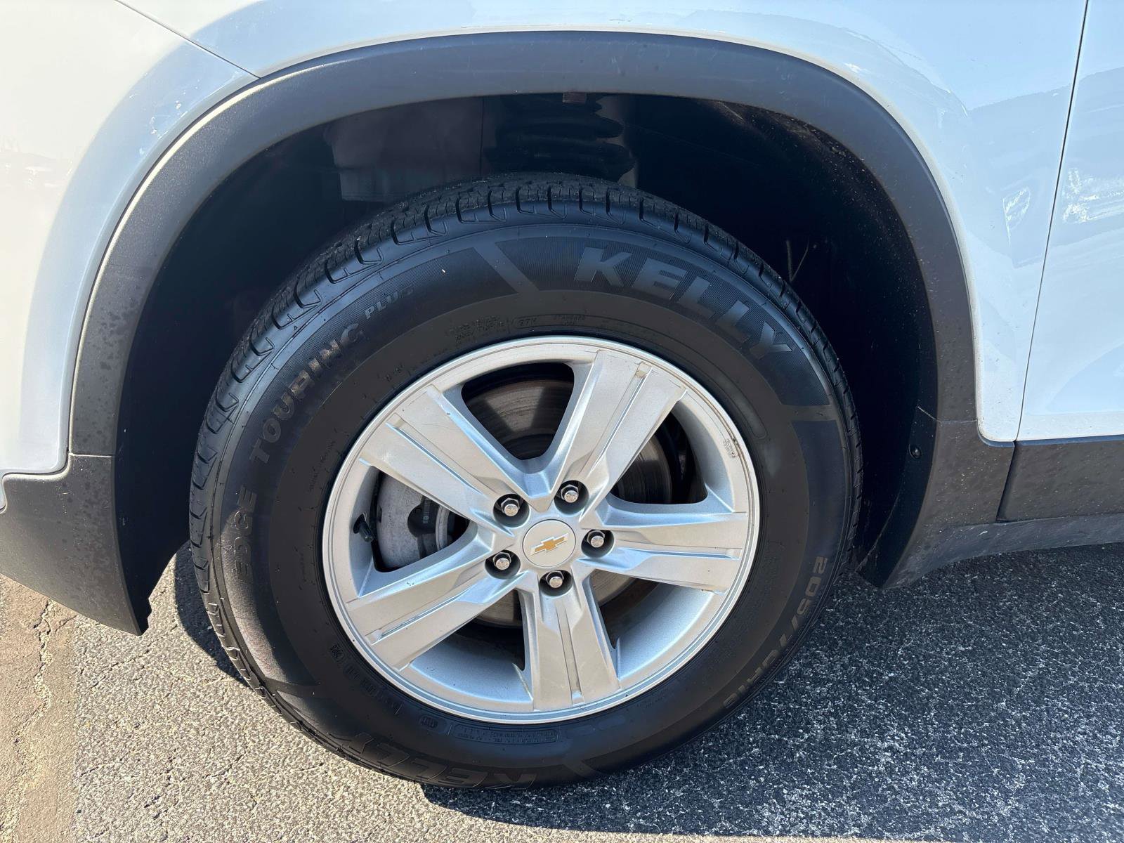 Used 2022 Chevrolet Trax LT w/ LT Convenience Package image 8